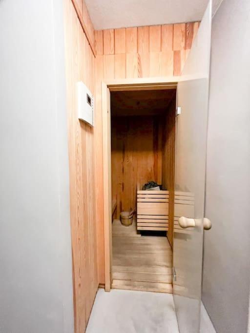 Bright Tiny Studio - Shared Pool & Sauna - Free Parking - Air Condition Muralto Exterior photo